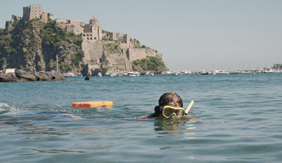 Fotogramma da Oltre Ischia